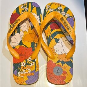 Havaianas Multicolor Floral Flip Flops